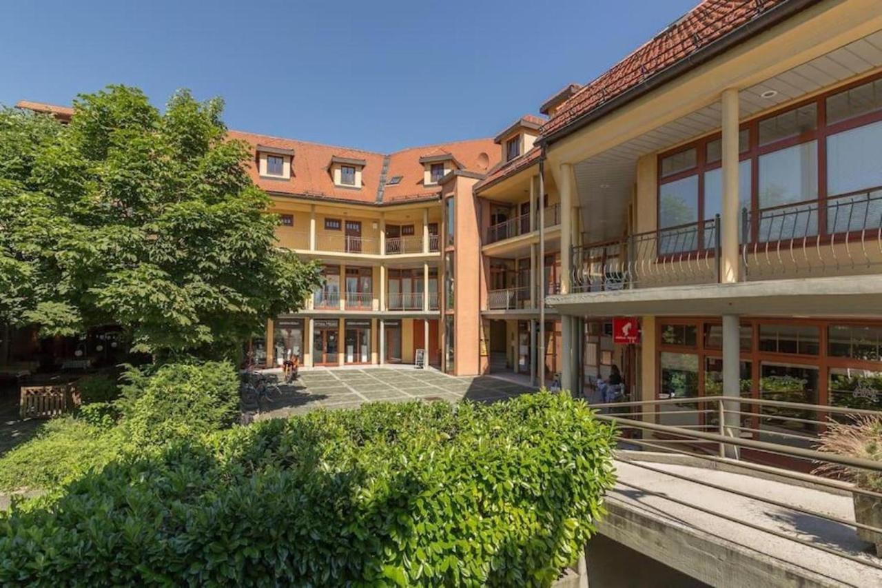 Apartment Center ブレッド エクステリア 写真